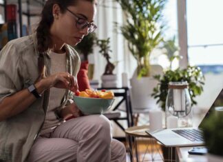 20 Best Lower-Calorie Snacks, According to a Dietitian 20 Best Lower-Calorie Snacks, According to a Dietitian