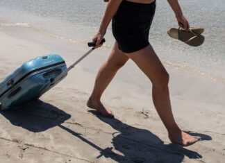 Travelling could help fight signs of aging, study finds CBS logo