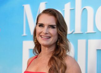 What Brooke Shields Has to Say About Aging and Being ‘Selfish’ at 59 What Brooke Shields Has to Say About Aging and Being ‘Selfish’ at 59
