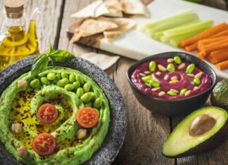 16 High-Protein, High-Fiber Snacks 16 High-Protein, High-Fiber Snacks