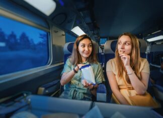 Healthy Snacks for Travellers Who Like To Eat On The Go Healthy Snacks for Travellers Who Like To Eat On The Go