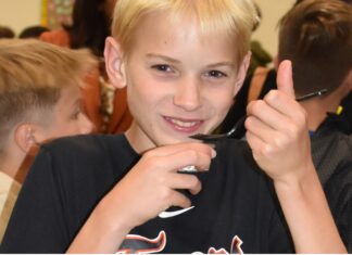 Agriculture Secretary visits school awarded for Healthy Meals Initiative Agriculture Secretary visits school awarded for Healthy Meals Initiative