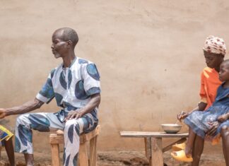 How 9 families cope when they can’t afford 3 healthy meals a day for the kids How 9 families cope when they can't afford 3 healthy meals a day for the kids