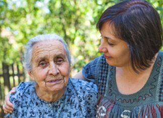 PAHO observes International Day of Care and Support, calling for support for dependent people and their caregivers – PAHO/WHO PAHO observes International Day of Care and Support, calling for support for dependent people and their caregivers - PAHO/WHO