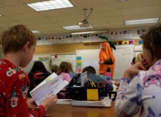 Harvest of the Month Program aims to make eating fruits and vegetables fun Harvest of the Month Program aims to make eating fruits and vegetables fun