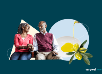 A Spoonful of Olive Oil a Day May Help Lower Dementia Risk, Study Finds A Spoonful of Olive Oil a Day May Help Lower Dementia Risk, Study Finds