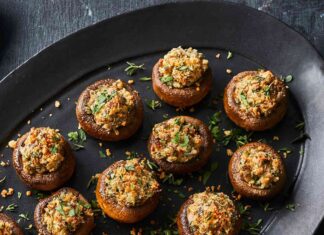 I’m a Dietitian & This Is My Favorite Holiday Appetizer I'm a Dietitian & This Is My Favorite Holiday Appetizer