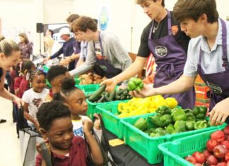 LSU star Joe Burrow brings healthy food to Baton Rouge kids | Education LSU star Joe Burrow brings healthy food to Baton Rouge kids | Education