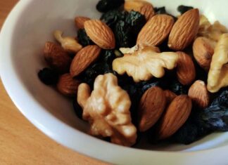 Nuts Linked to Longer, Healthier Lives in Aging Adults Nuts Linked to Longer, Healthier Lives in Aging Adults