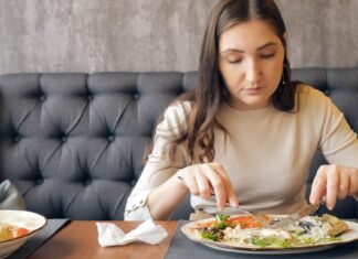 Warning to anyone who eats one 'healthy' food as expert warns it 'can kill you' Warning to anyone who eats one 'healthy' food as expert warns it 'can kill you'