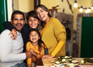 12 Tips for Healthy Holiday Eating 12 Tips for Healthy Holiday Eating