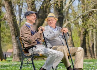 How friendships improve your health as you age How friendships improve your health as you age