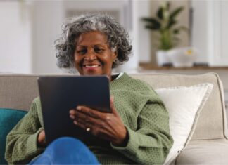 Internet use linked to better mental health in older adults Internet use linked to better mental health in older adults