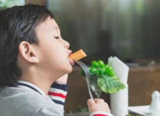 New York City considering legislation requiring two healthy meals on kids’ menus New York City considering legislation requiring two healthy meals on kids’ menus