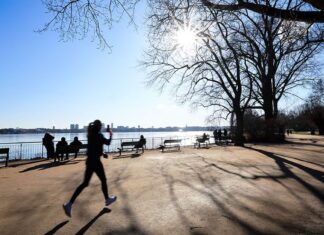 Smoking, exercise may influence mortality, longevity the most Smoking, exercise may influence mortality, longevity the most