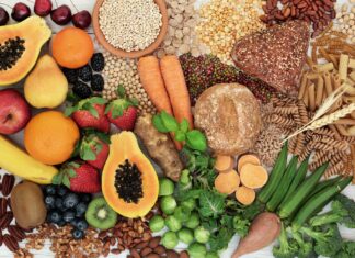 Healthy eating in midlife linked to overall healthy aging Photo: iStock / marilyna