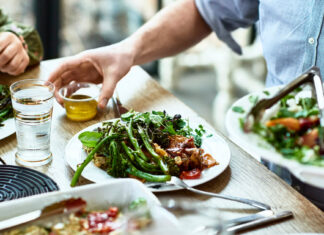 Healthy eating increases odds of reaching 70 without chronic disease, study says Healthy eating increases odds of reaching 70 without chronic disease, study says