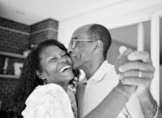 How support and connection can improve mental health as you age