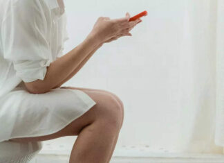 Why doctors raise the alarm and warn you should never sit on the toilet with your phone | Why doctors raise the alarm and warn you should never sit on the toilet with your phone |