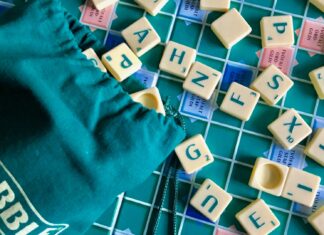 Jouer à ce jeu de société “de sénior” est excellent pour la santé mentale Playing this "senior" board game is excellent for mental health