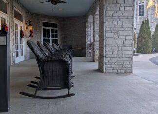 Connection and companionship crucial for seniors’ mental health during holidays | Newsletter Stories Connection and companionship crucial for seniors' mental health during holidays | Newsletter Stories