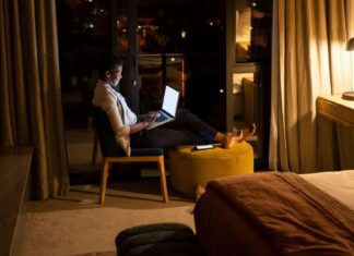 Staying up late is linked to poorer heart health. Here’s what night owls need to know | Health Staying up late is linked to poorer heart health. Here’s what night owls need to know | Health